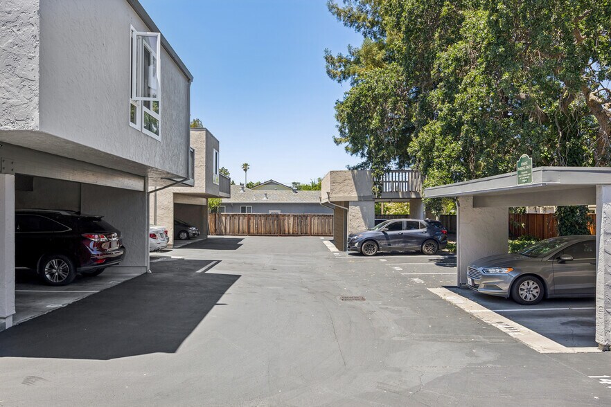 More Photos Of 1411 Oxford St, Redwood City Apartments For Sale