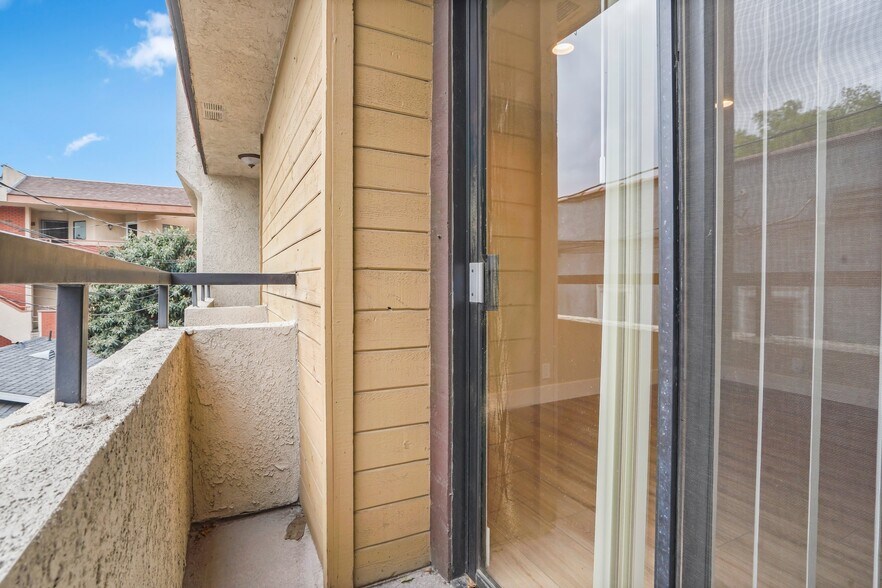 More Photos Of 1207 N Columbus Ave, Glendale Apartments For Sale
