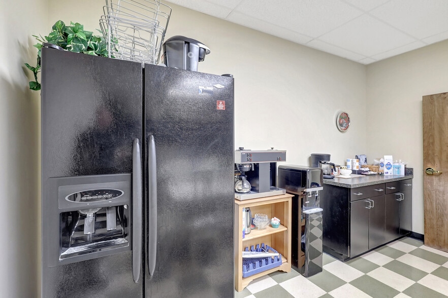 More Photos Of 5620 W Sligh Ave, Tampa Loft Creative Space For Sale