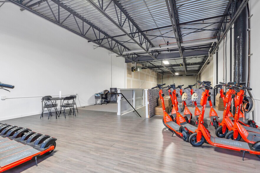 More Photos Of 580 Nicola Ave, Port Coquitlam Warehouse For Lease