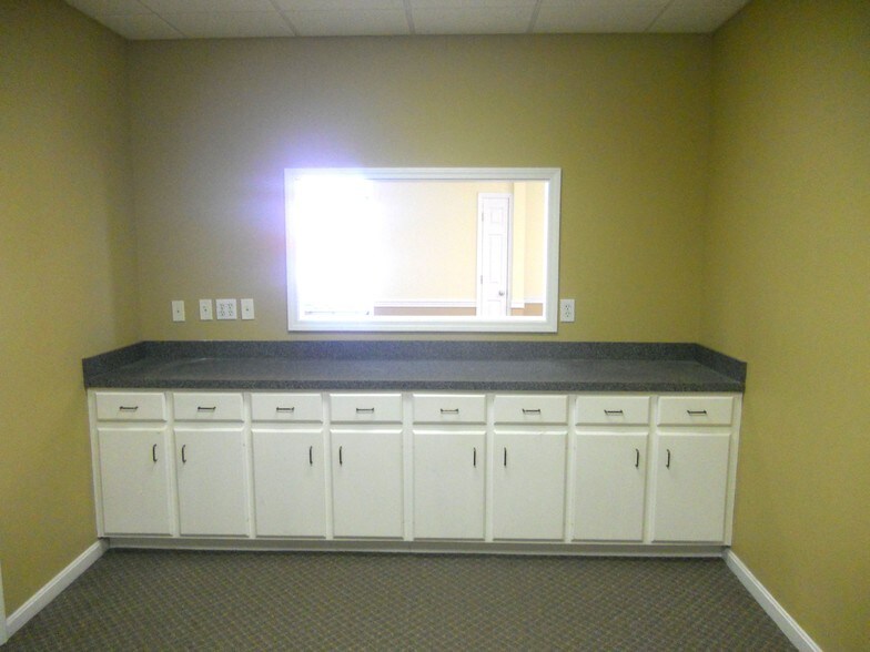 More Photos Of 30 Stonecrest Ct, Shelbyville Medical For Lease