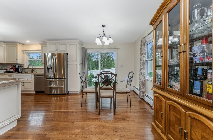 More Photos Of 417 Mountain Rd, Lebanon Specialty For Sale