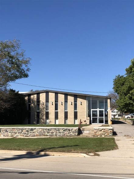 840-844 W 4th St  
