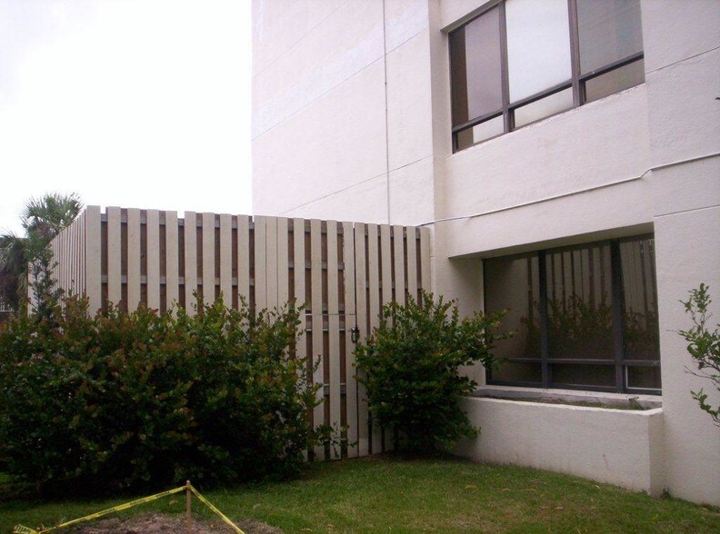 More Photos Of 8360 W Oakland Park Blvd, Sunrise Office For Lease