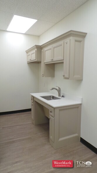 More Photos Of 5424 19th St, Lubbock Loft Creative Space For Sale