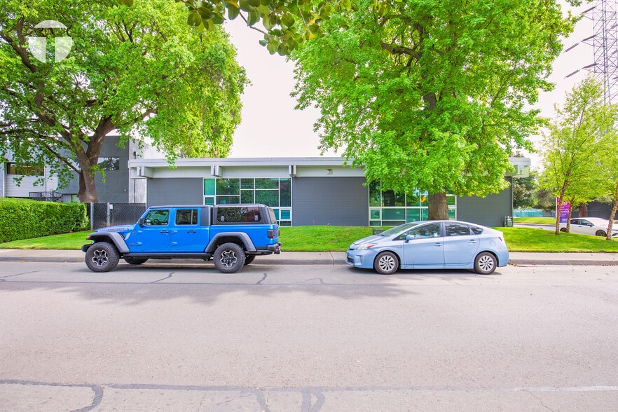 More Photos Of 109 Scripps Dr, Sacramento Office For Sale