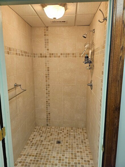 More Photos Of 662 New Castle Rd, Butler Office For Sale