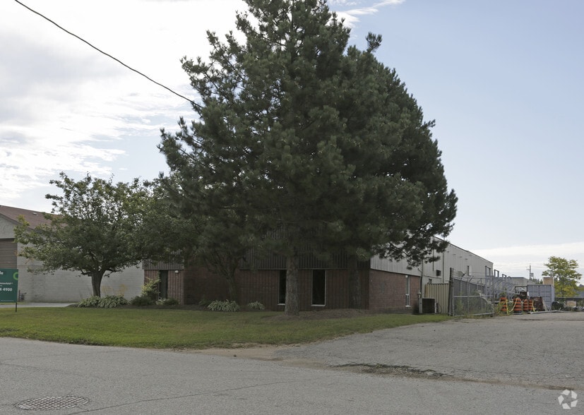 More Photos Of 15 Howard Pl, Kitchener Warehouse For Sale