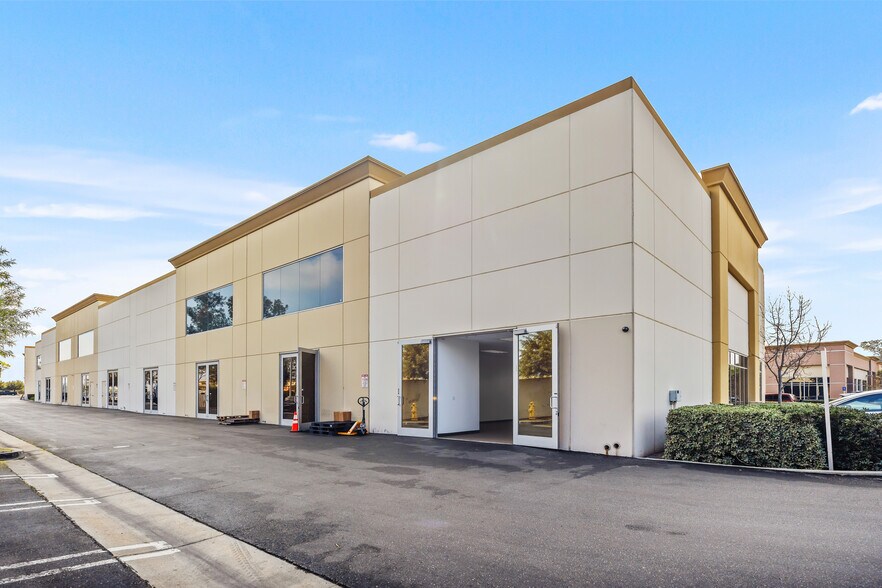 More Photos Of 26429 Rancho Pky, Lake Forest Research And Development For Lease