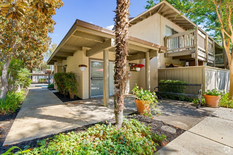 More Photos Of 555 Douglas St, West Sacramento Apartments For Sale
