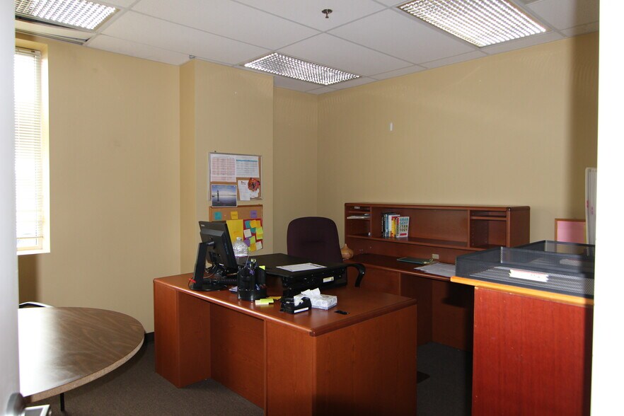 More Photos Of 1933 Montana Ave NE, Washington Warehouse For Lease