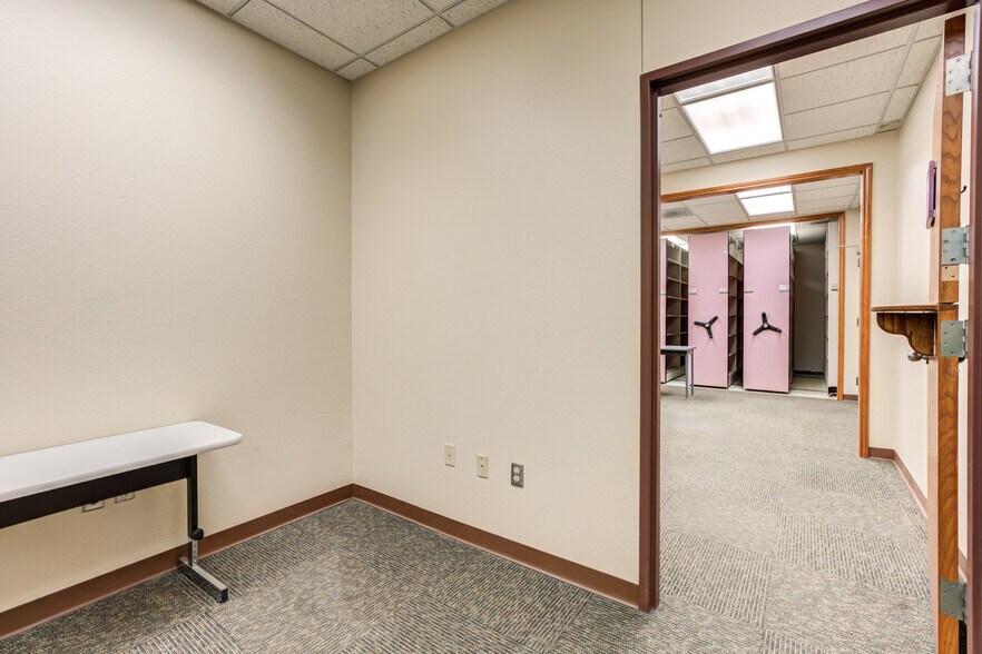 More Photos Of 3802-3806 Interstate 27, Lubbock Office For Sale