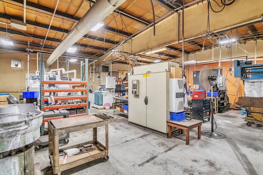 More Photos Of 79 Mainline Dr, Westfield Industrial For Lease