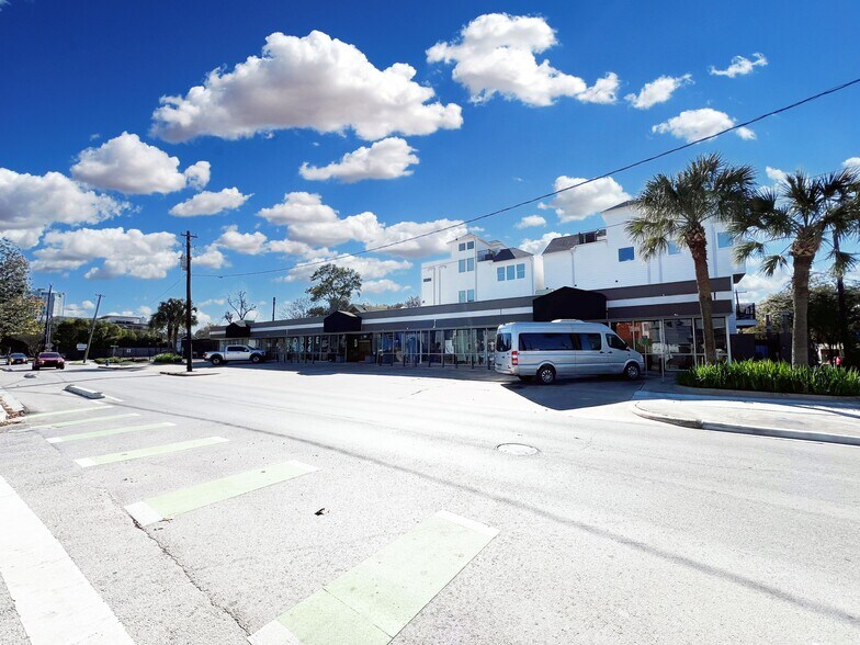 More Photos Of 2100 Waugh Dr, Houston Freestanding For Lease