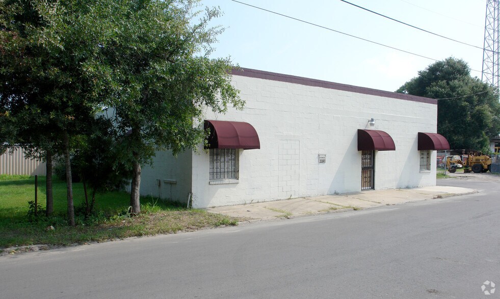 More Photos Of 2361 Edwards Ave, Jacksonville Warehouse For Lease