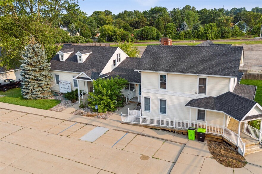 More Photos Of 5232 Morrish Rd, Swartz Creek Office For Sale