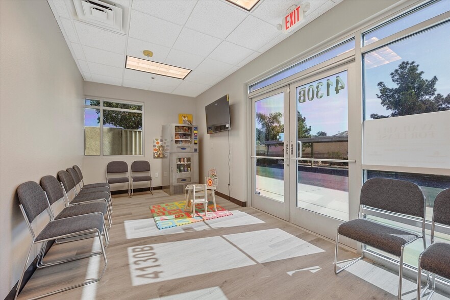 More Photos Of 4130 N Martin Luther King Blvd, North Las Vegas Office For Sale
