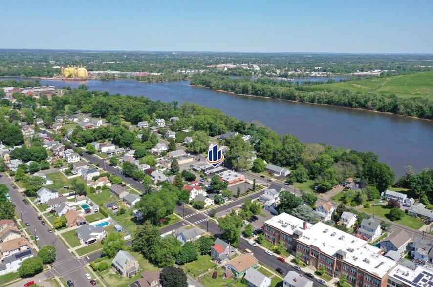 More Photos Of 320 W Front St, Florence Storefront For Sale