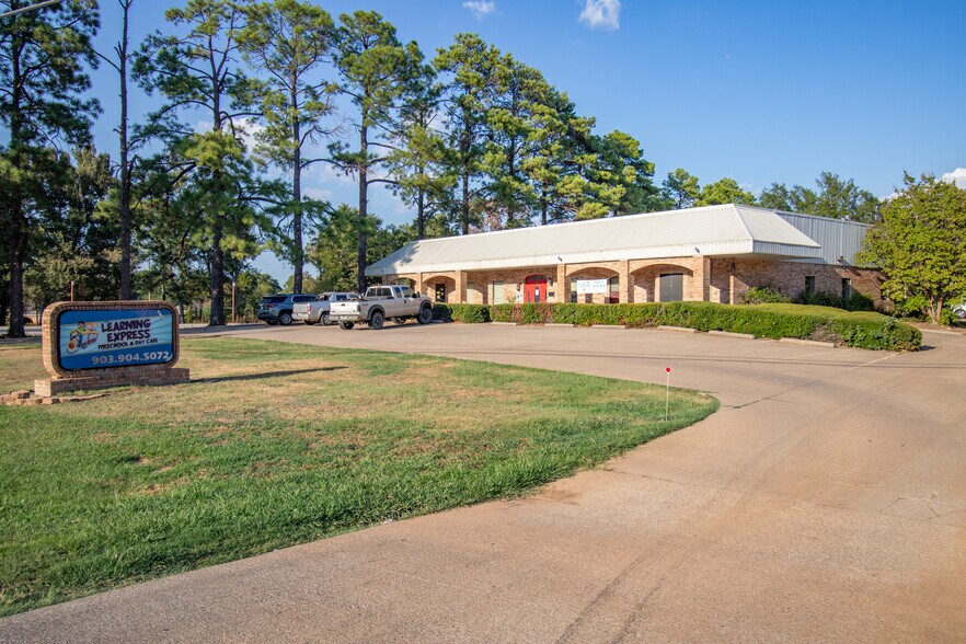 More Photos Of 1315 S Palestine St, Athens Daycare Center For Lease