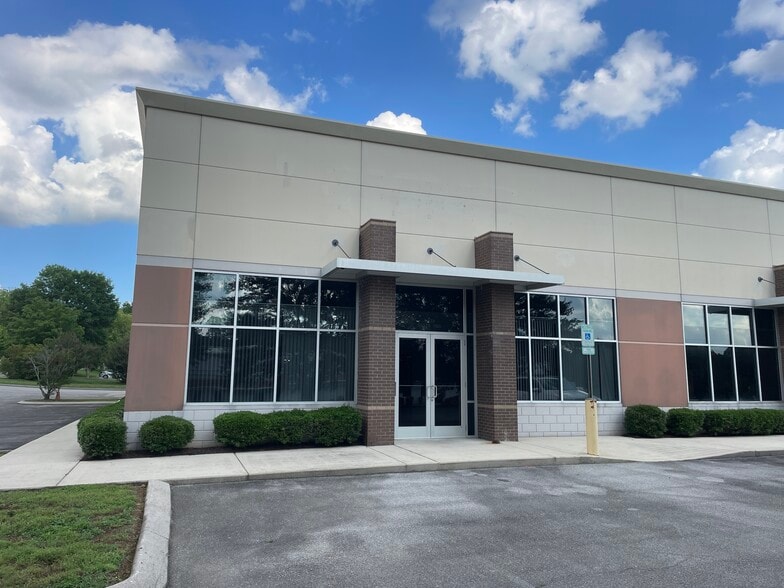 More Photos Of 4638 Resource Dr, Chattanooga Showroom For Lease