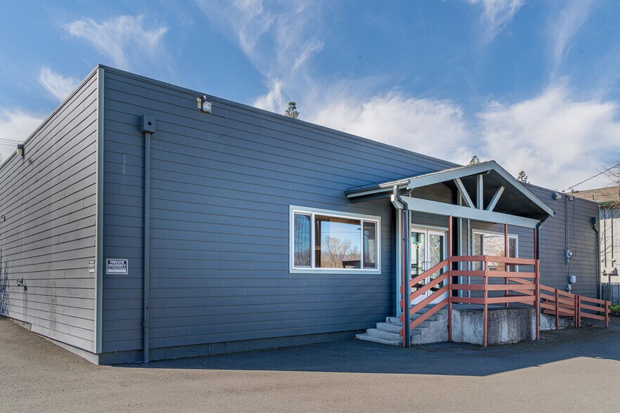 Primary Photo Of 747 Normal Ave, Ashland Office For Sale