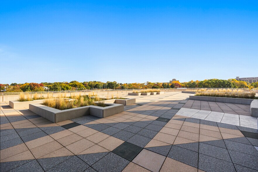 More Photos Of 7001 Westown Pky, West Des Moines Office For Lease