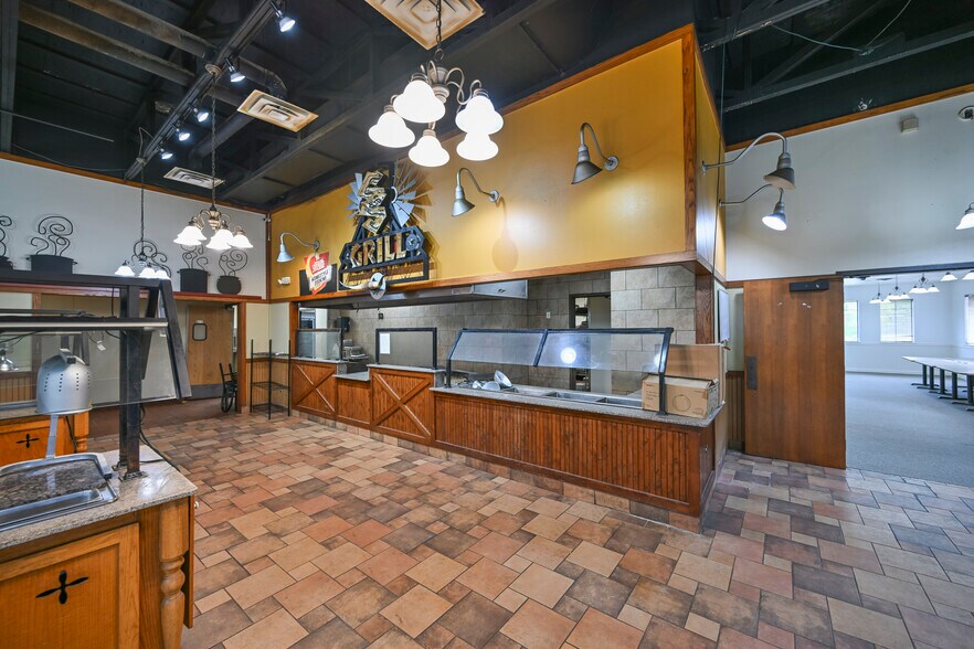 More Photos Of 2508 W 7th Ave, Corsicana Restaurant For Lease
