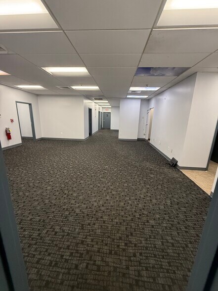 More Photos Of 182 Commerce St, East Haven Manufacturing For Lease