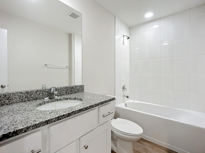 More Photos Of 9556 Hood Rd, Jacksonville Apartments For Sale