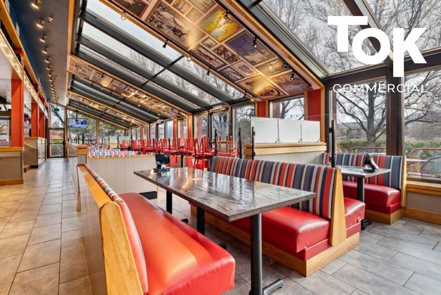 More Photos Of 211 W Parkcenter Blvd, Boise Restaurant For Sale