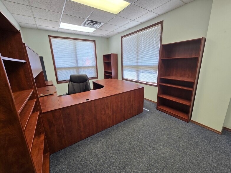 More Photos Of 4628 62 St, Red Deer Warehouse For Lease