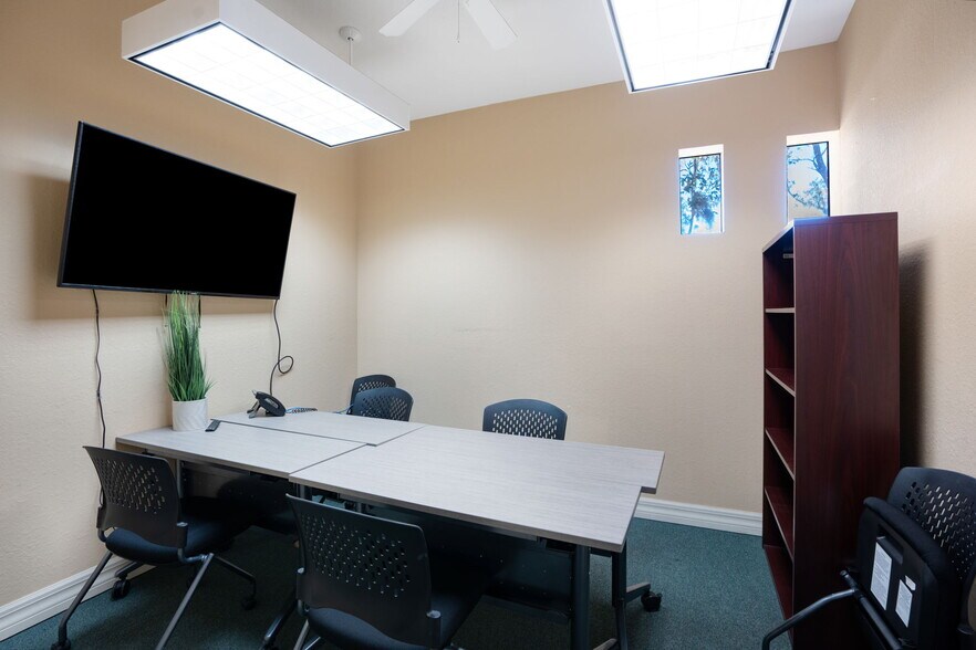 More Photos Of 3910 Golf Park Loop, Bradenton Office For Sale