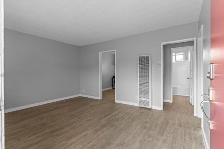 More Photos Of 925 E 19th St, Long Beach Apartments For Sale