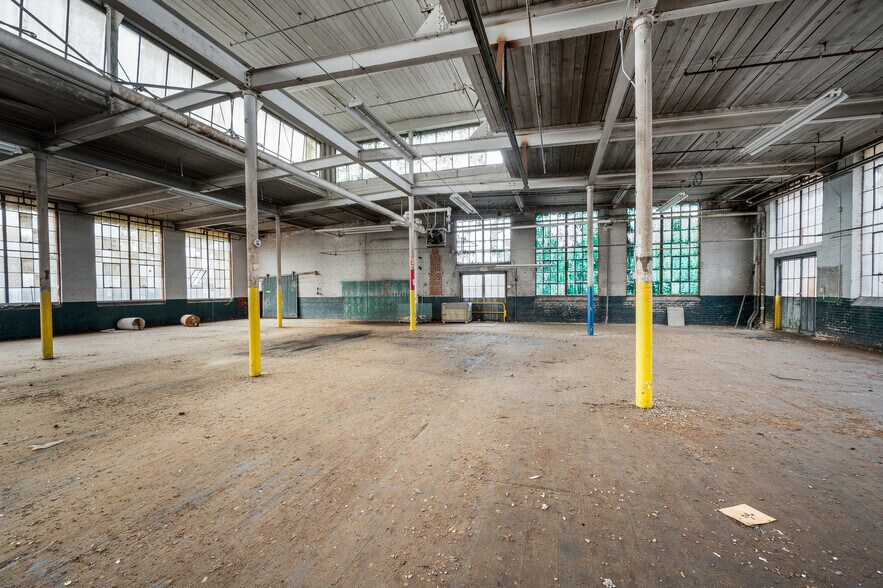 More Photos Of 550 Grove St, Bedford Manufacturing For Sale