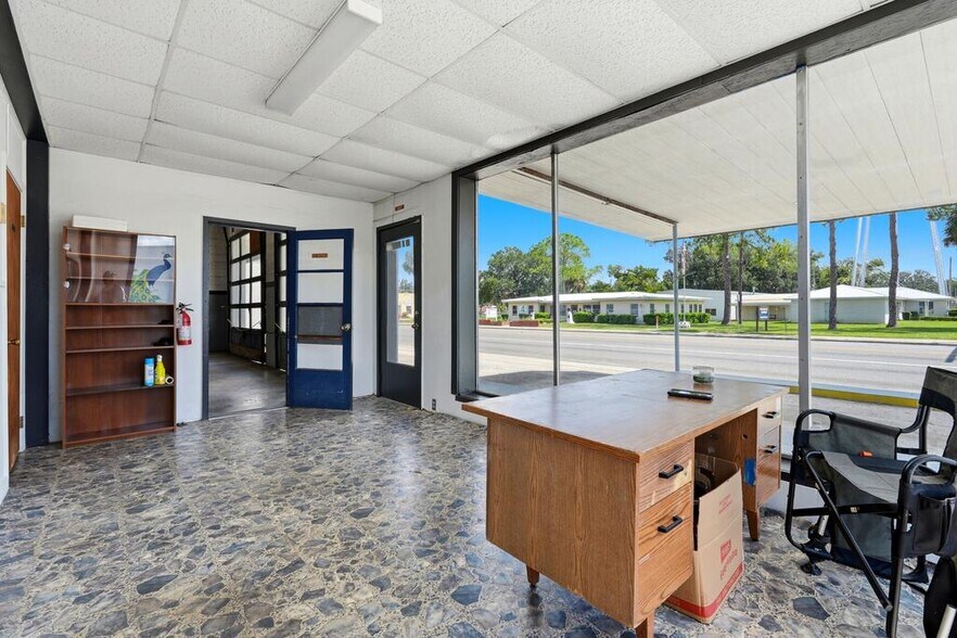More Photos Of 10 N Main St, Chiefland Service Station For Sale