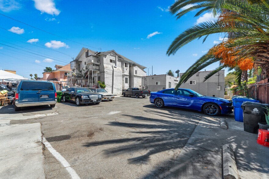 More Photos Of 1323 E Adams Blvd, Los Angeles Apartments For Sale