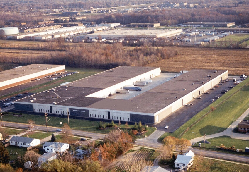 Primary Photo Of 18665-18753 Sheldon Rd, Middleburg Heights Warehouse For Lease