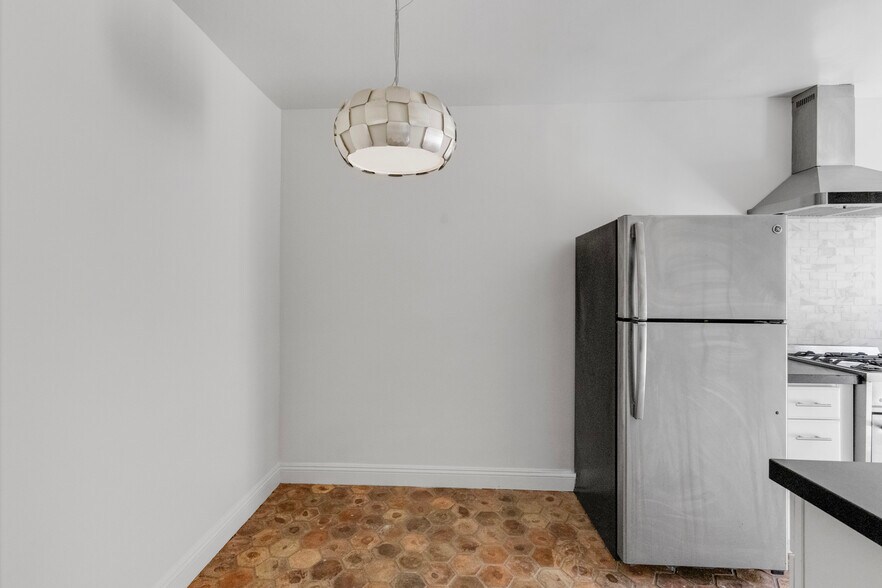 More Photos Of 120 S Coronado St, Los Angeles Apartments For Sale