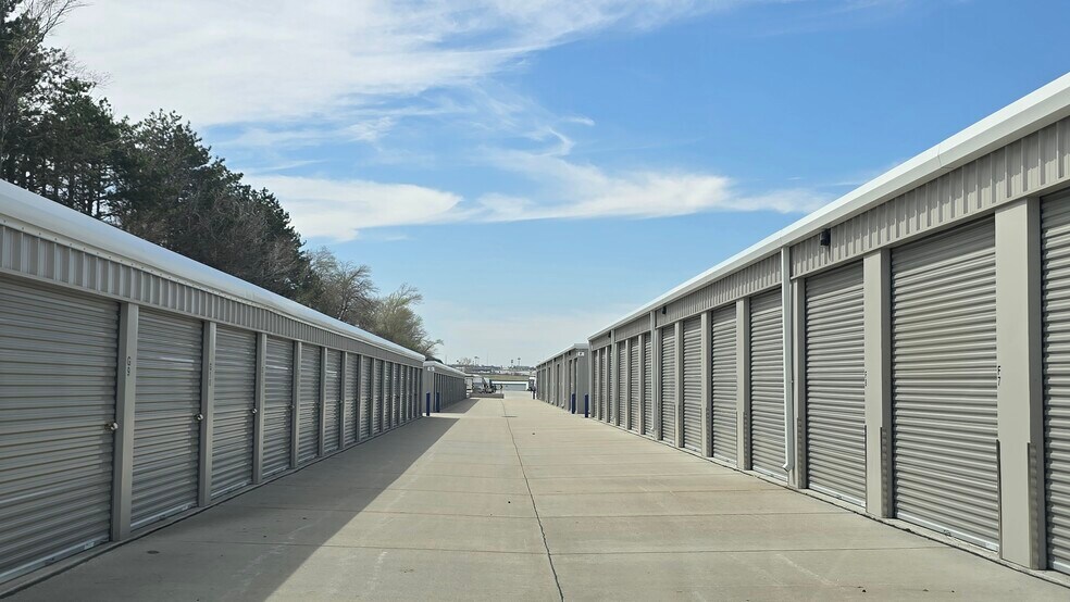 More Photos Of 9518 S 120th St, La Vista Self Storage For Sale