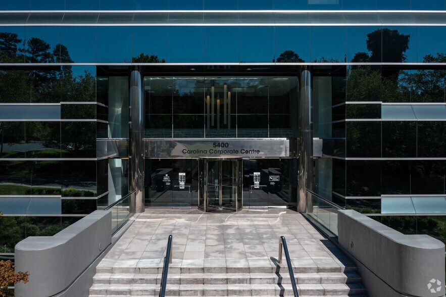 More Photos Of 5400 Glenwood Ave, Raleigh Office For Lease