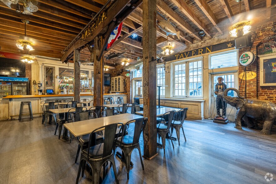 More Photos Of 1209 S Charles St, Baltimore Bar For Sale