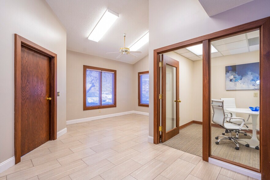 More Photos Of 6804-6838 Loop Rd, Centerville Medical For Sale