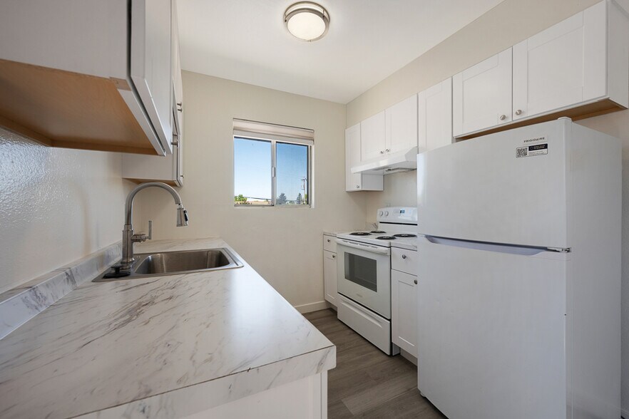 More Photos Of 1155 Evans Dr, Santa Rosa Apartments For Sale