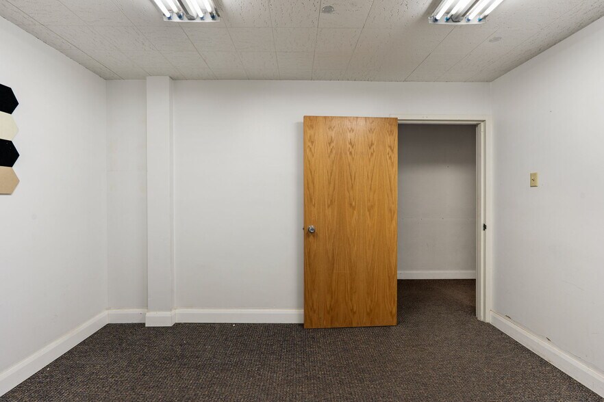 More Photos Of 120 E Altamira Dr, Cedar City Office Residential For Lease