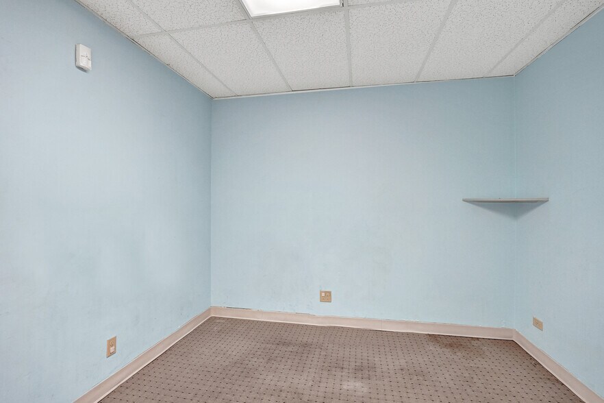 More Photos Of 2920-2940 E Commercial Blvd, Fort Lauderdale Storefront Retail Office For Lease