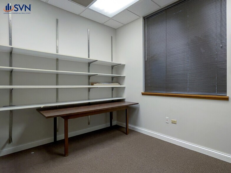 More Photos Of 415 S Main St, Elburn General Retail For Sale