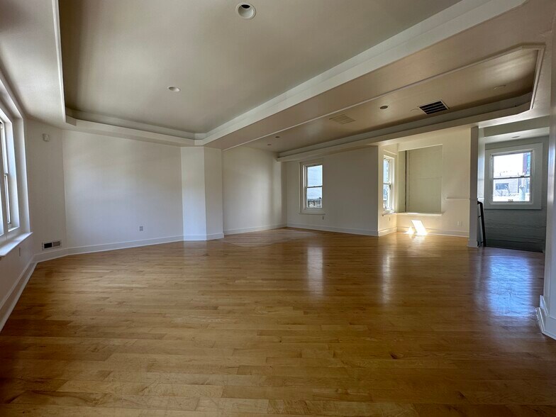 More Photos Of 122 9th St, San Francisco Loft Creative Space For Lease