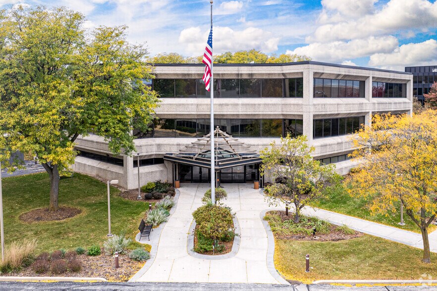 Primary Photo Of 250 S Executive Dr, Brookfield Office For Lease