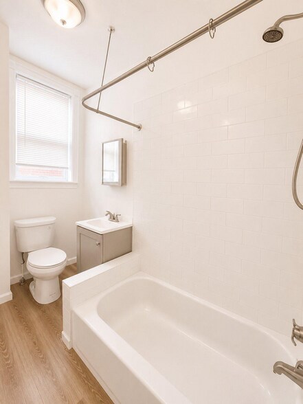 More Photos Of 7020 Woodland Ave, Philadelphia Apartments For Sale