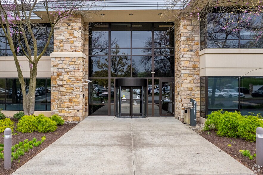 More Photos Of 700 Chesterfield Pky, Malvern Office For Lease